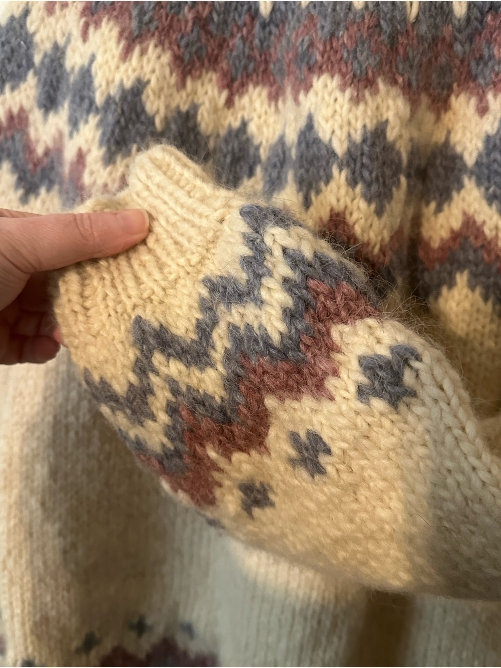 Hand-Knit button front Cream, blue, mauve Fair Isle pattern Sweater Cardigan - Picture 4 of 4